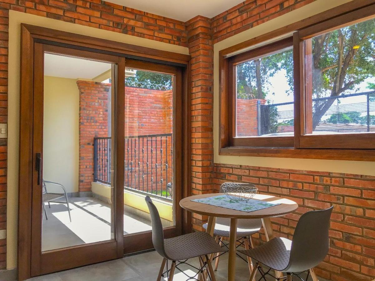 Aparthotel Los Laureles Немби Экстерьер фото