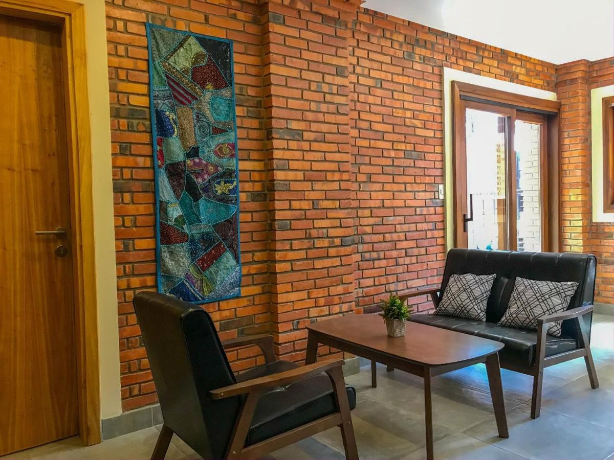 Aparthotel Los Laureles Немби Экстерьер фото