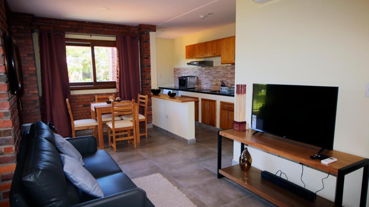 Aparthotel Los Laureles Немби Экстерьер фото