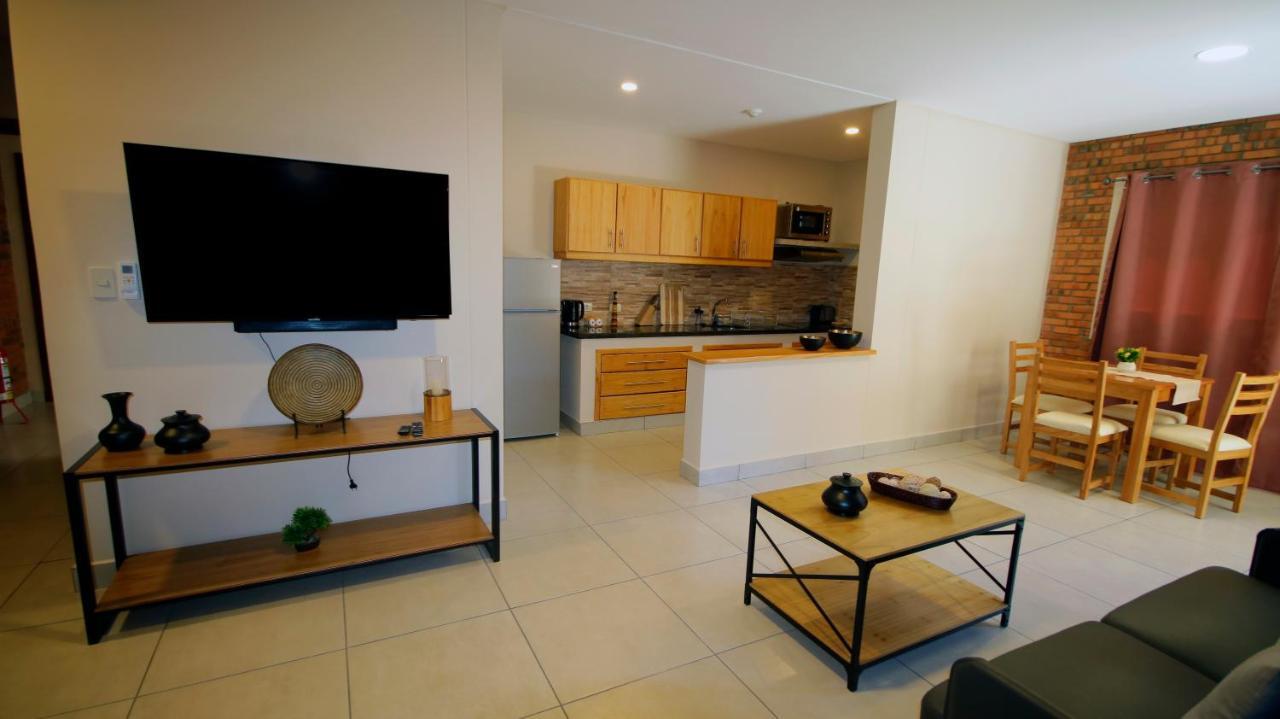 Aparthotel Los Laureles Немби Экстерьер фото