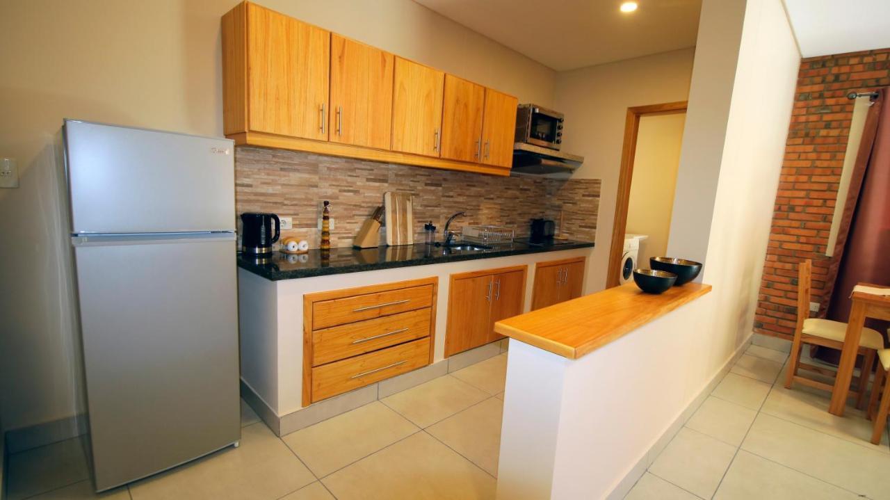 Aparthotel Los Laureles Немби Экстерьер фото